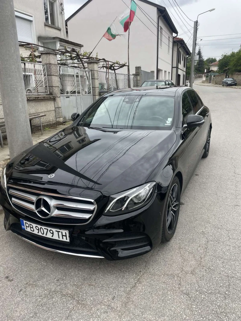 Mercedes-Benz E 220, снимка 1 - Автомобили и джипове - 48500969