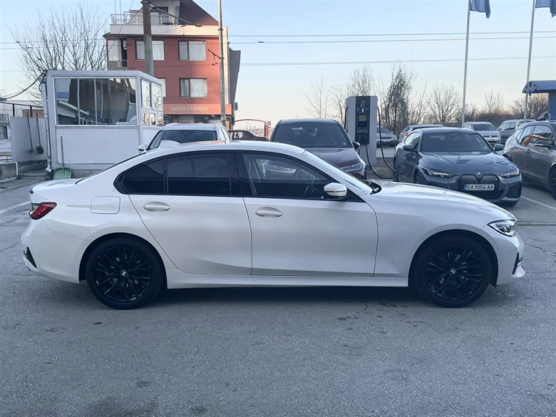 BMW 320 Седан, снимка 9 - Автомобили и джипове - 48812621