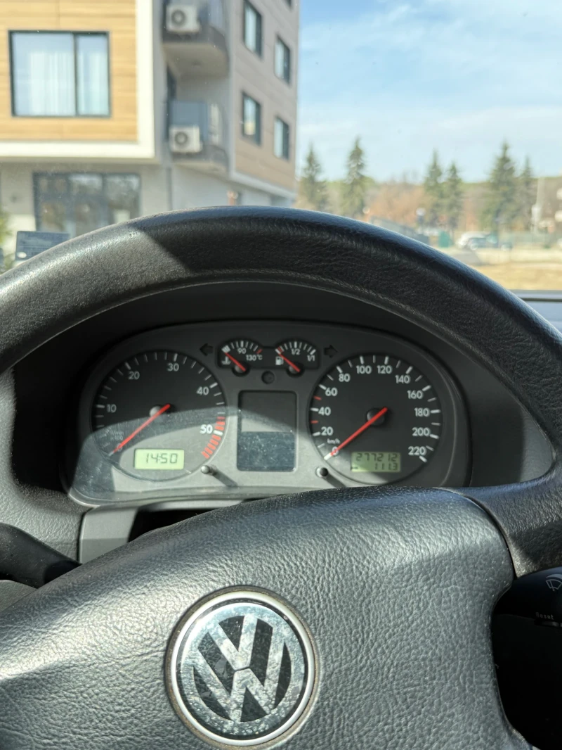 VW Golf, снимка 8 - Автомобили и джипове - 49506410