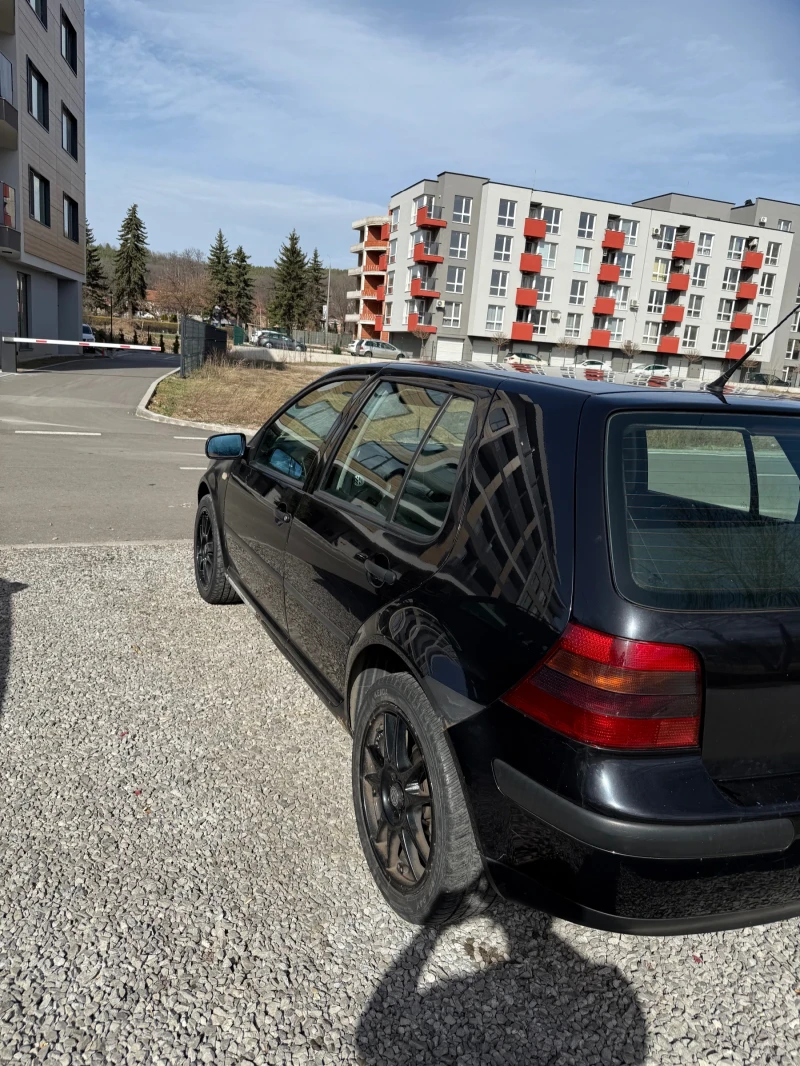 VW Golf, снимка 4 - Автомобили и джипове - 49506410