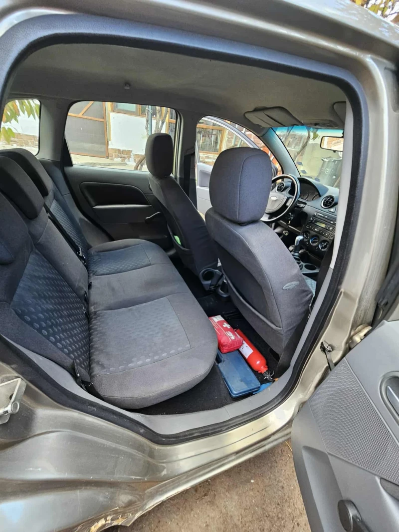 Ford Fiesta, снимка 10 - Автомобили и джипове - 52346041