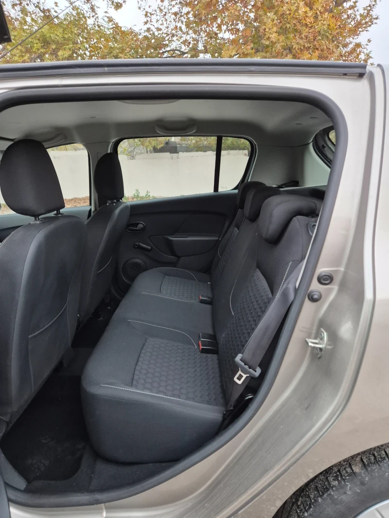 Dacia Sandero 1.5 dci, снимка 10 - Автомобили и джипове - 52652344