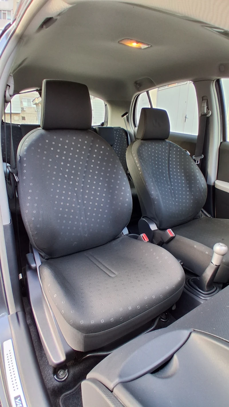 Toyota Yaris 1.3 VVT - I, снимка 9 - Автомобили и джипове - 52485316