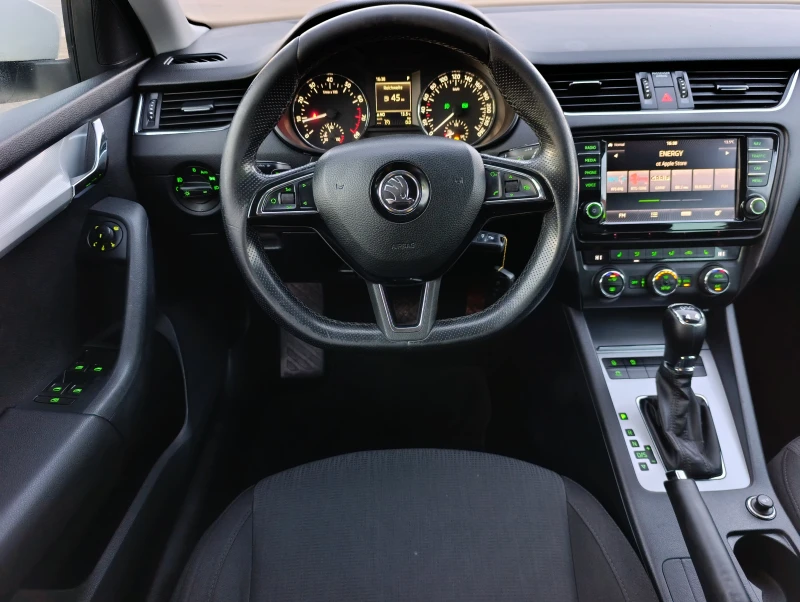 Skoda Octavia 1.8 TSI 4x4 DSG, снимка 10 - Автомобили и джипове - 52650145