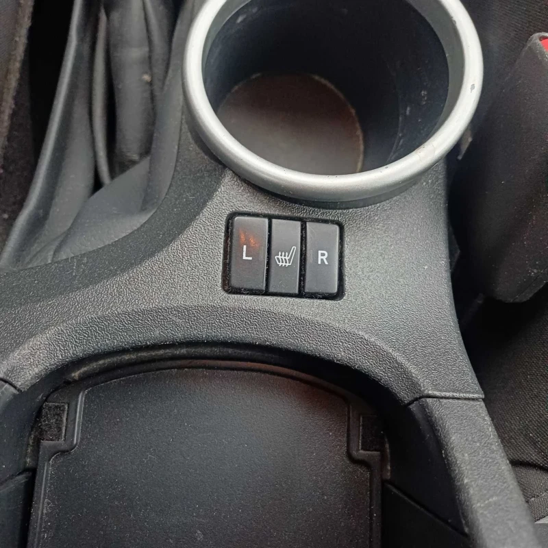 Toyota Verso, снимка 9 - Автомобили и джипове - 52689776