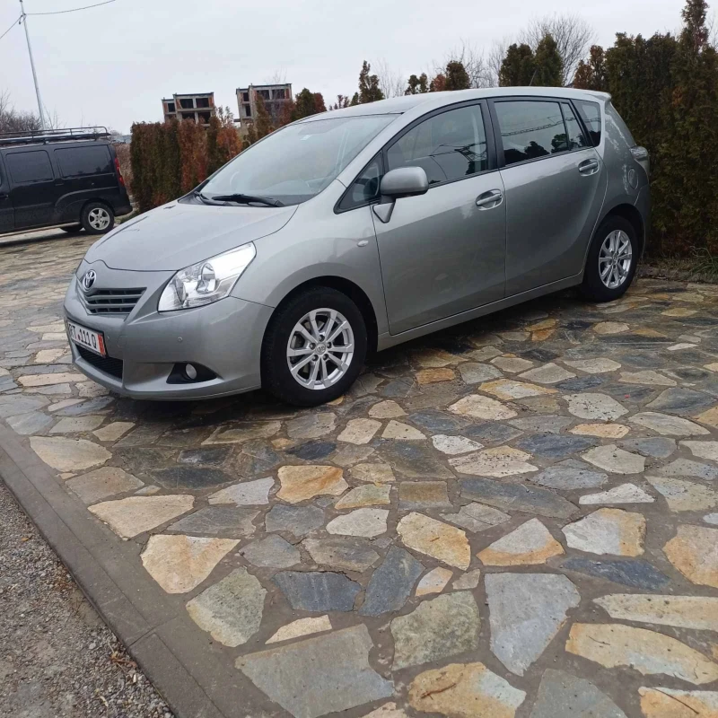 Toyota Verso, снимка 3 - Автомобили и джипове - 52689776