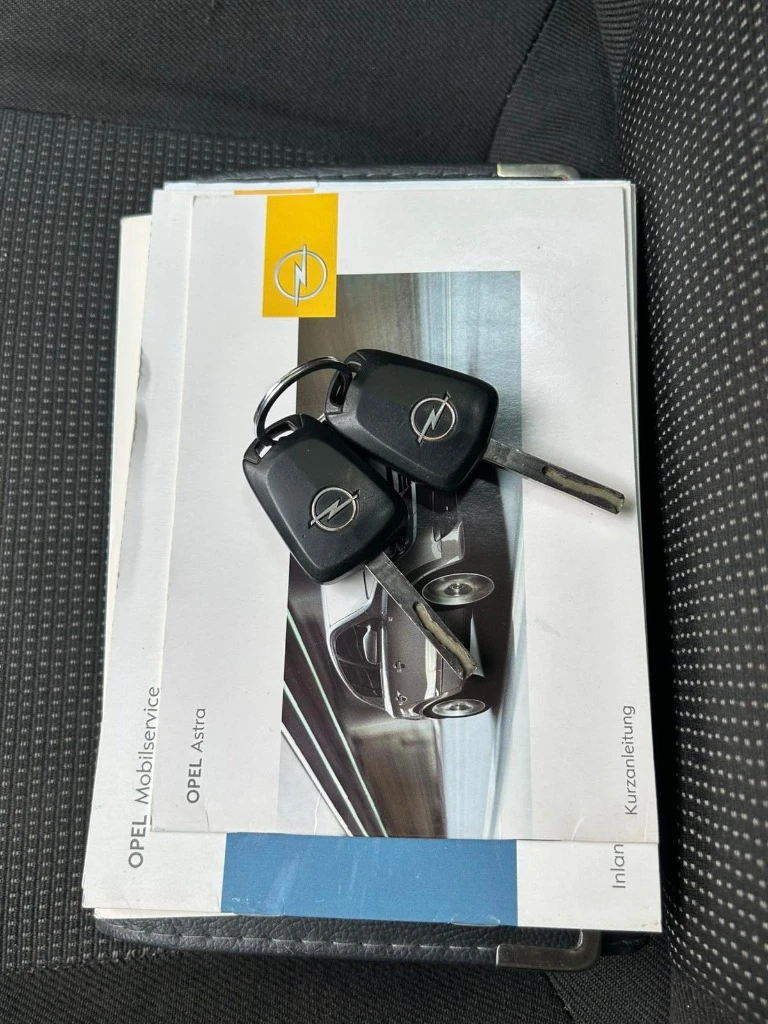 Opel Astra, снимка 12 - Автомобили и джипове - 56011408