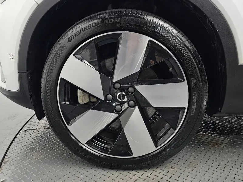 Volvo C40  Recharge Twin Ultimate, снимка 10 - Автомобили и джипове - 56656365