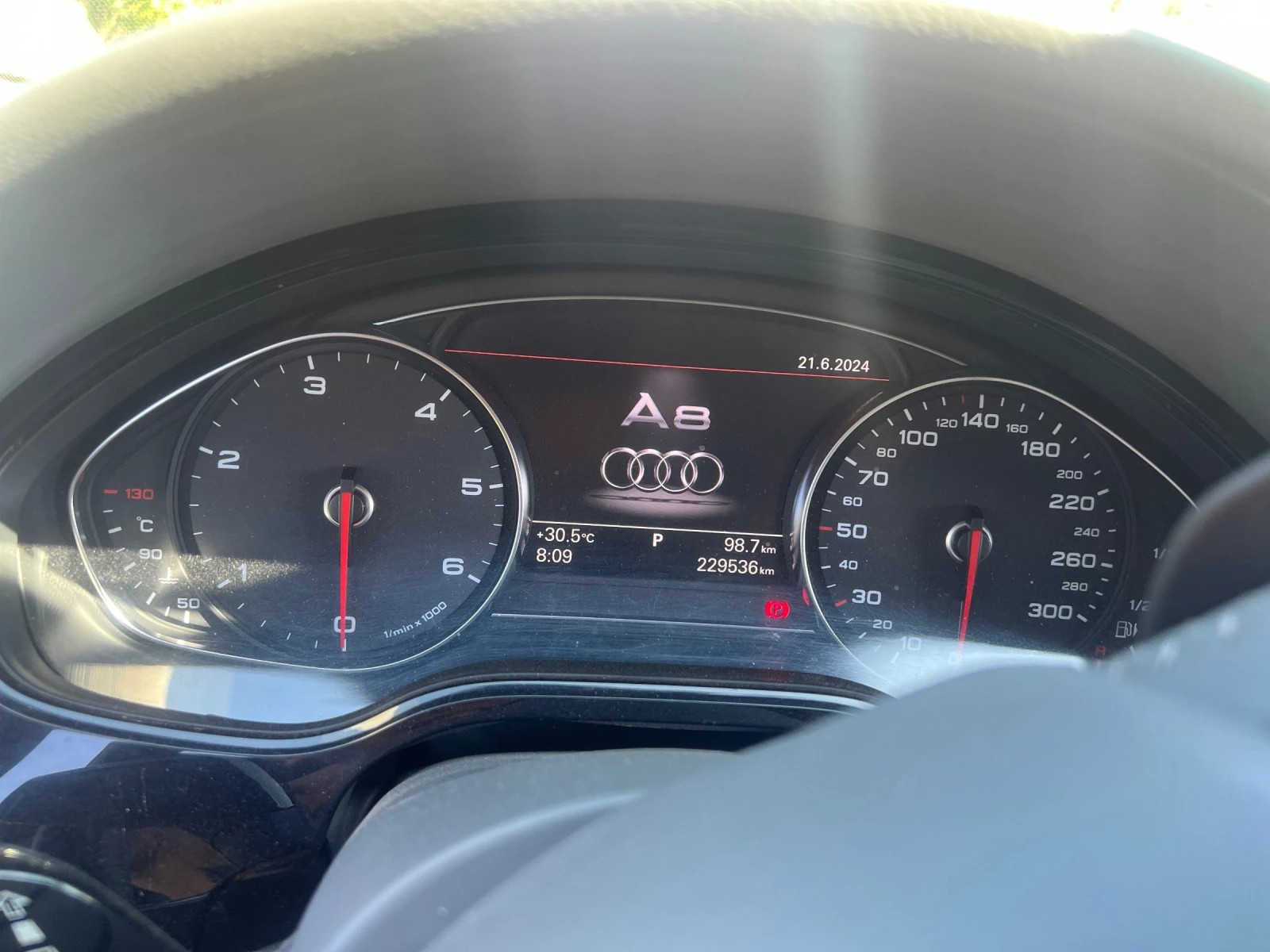 Audi A8 4.2 TDI 351hp - изображение 6