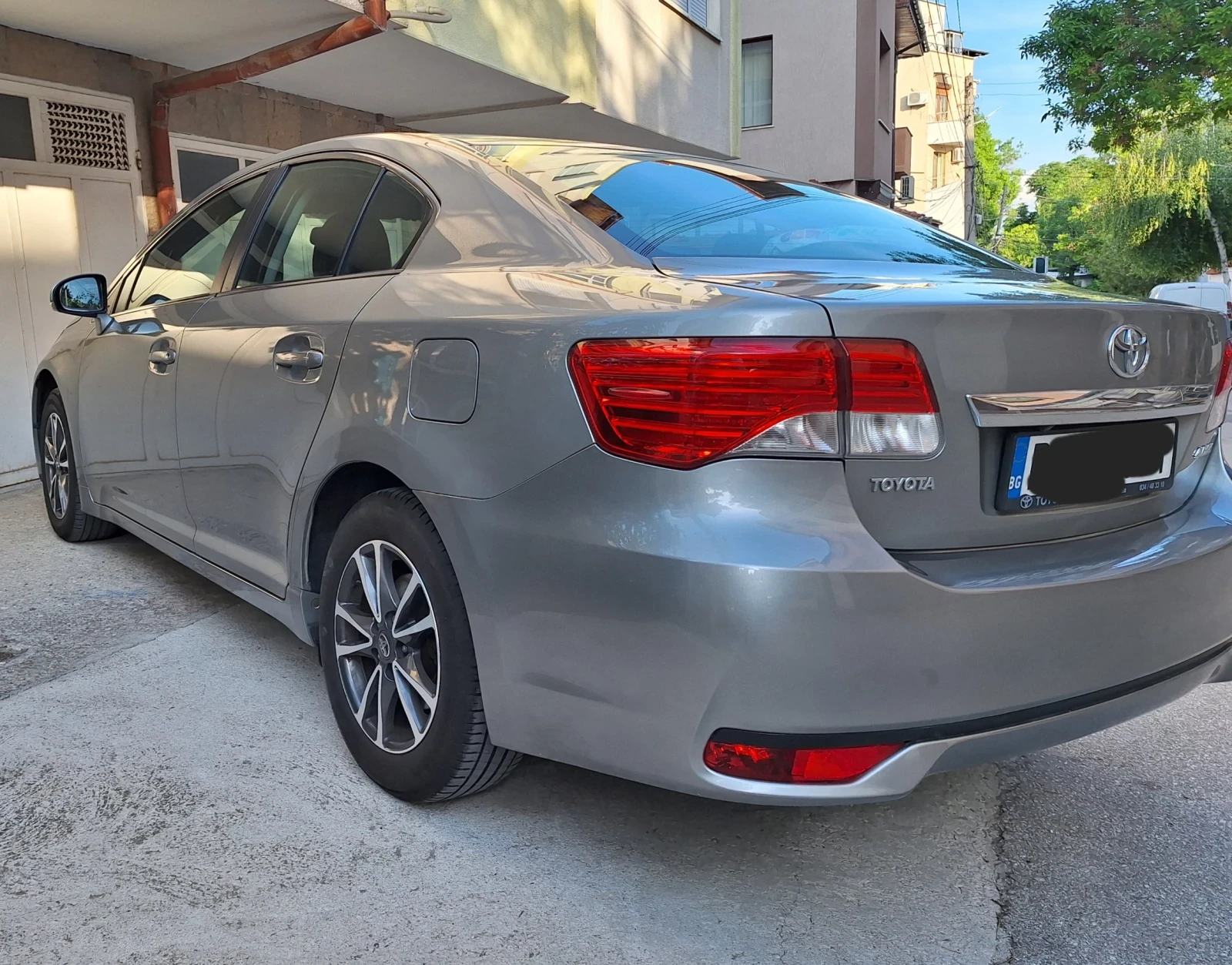 Toyota Avensis 2.0 D4D - изображение 3