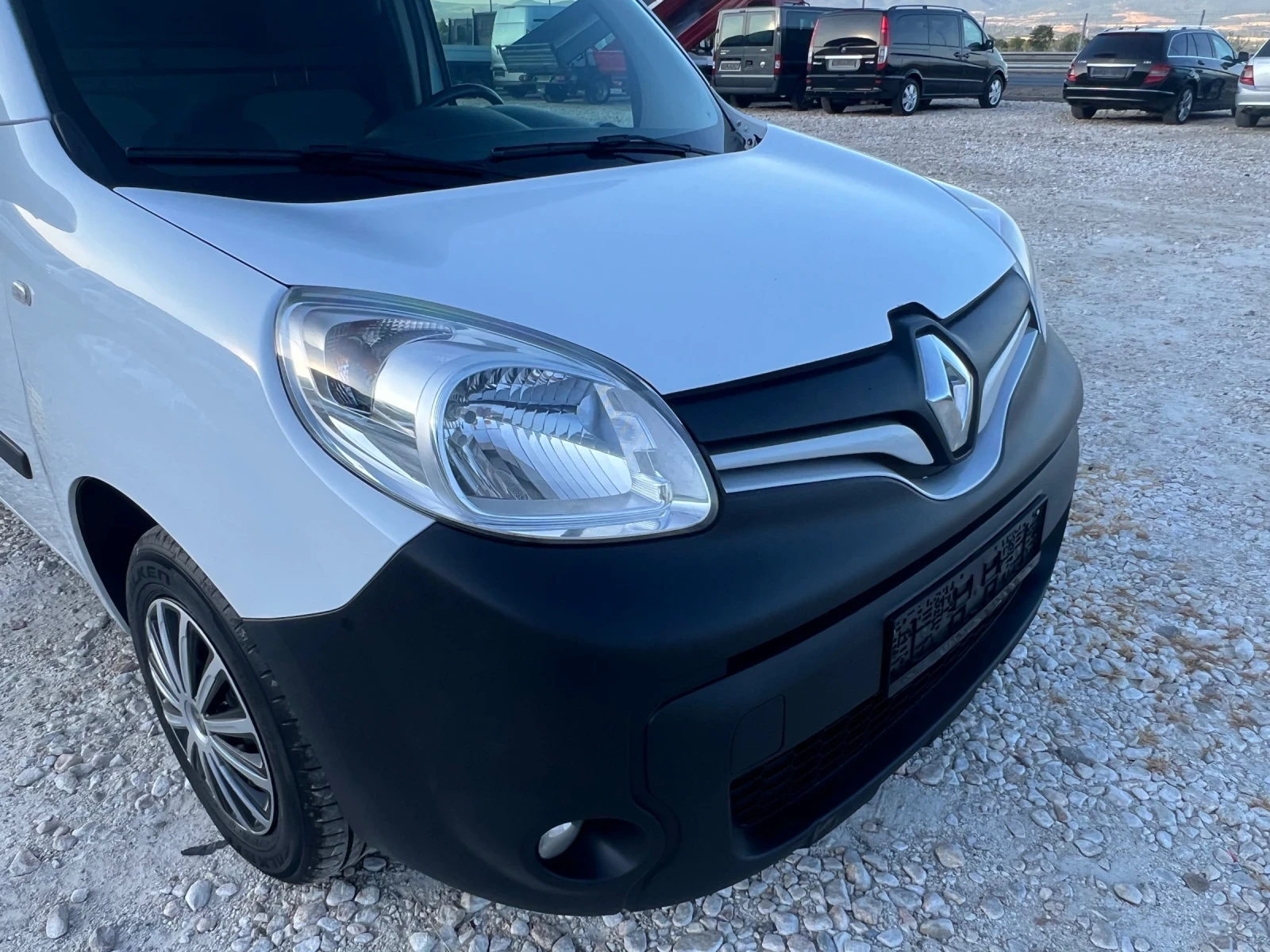 Renault Kangoo ХЛАДИЛЕН - КЛИМАТИК 1.5 DCI MAXI 110 КОНЯ ЕВРО 6B - изображение 4