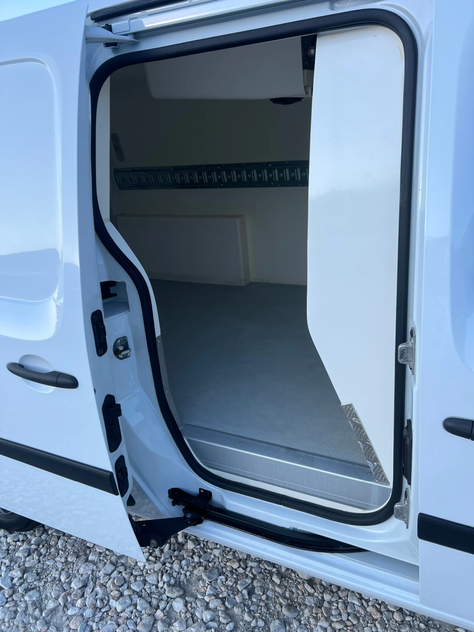 Renault Kangoo ХЛАДИЛЕН - КЛИМАТИК 1.5 DCI MAXI 110 КОНЯ ЕВРО 6B - изображение 10