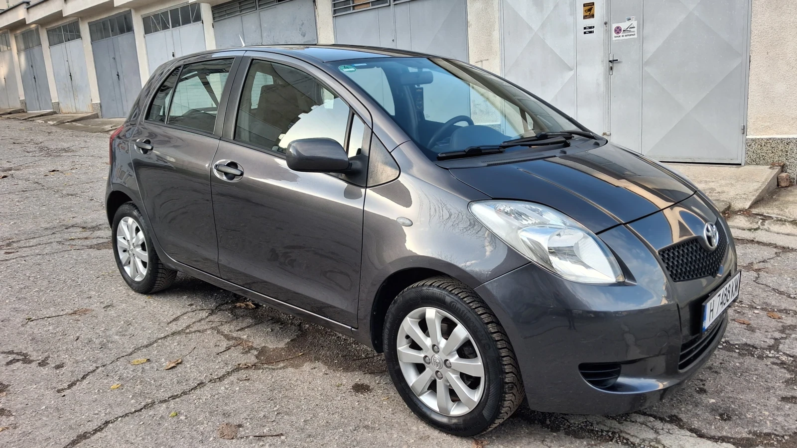 Toyota Yaris 1.3 VVT  - изображение 2