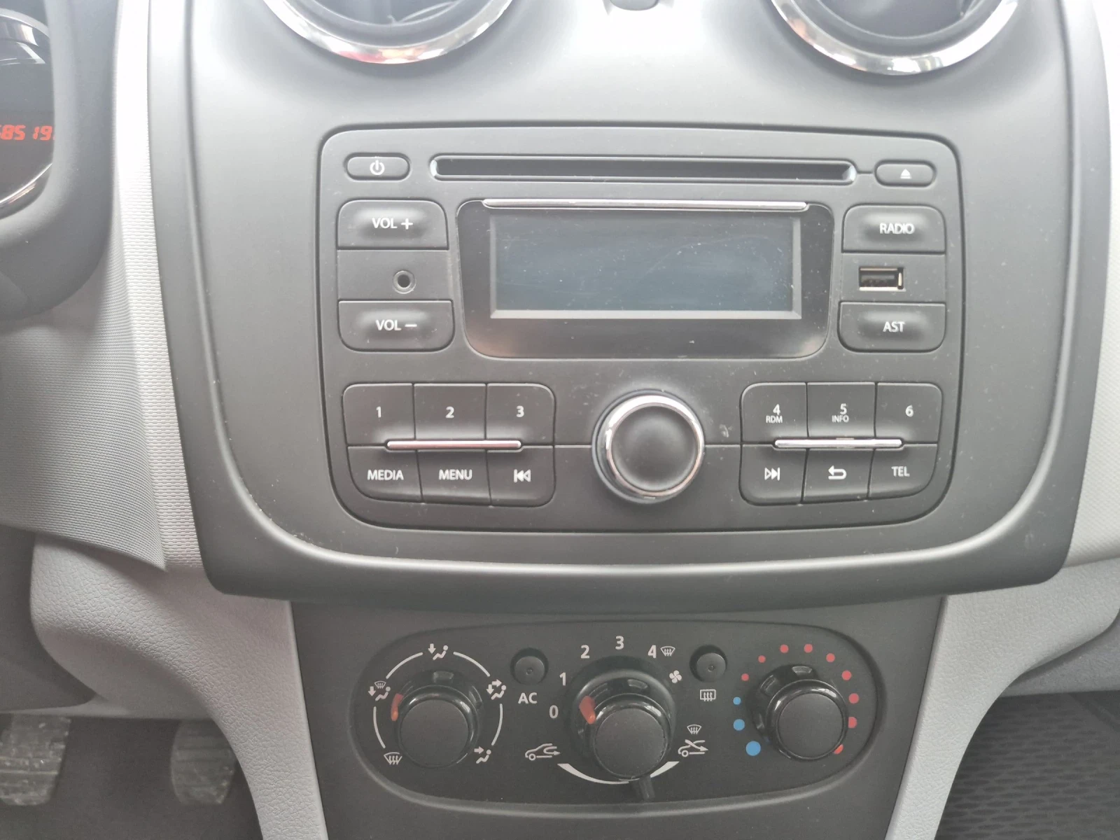 Dacia Sandero 1.2i* ����.* �������*  | Mobile.bg � ����������� 15