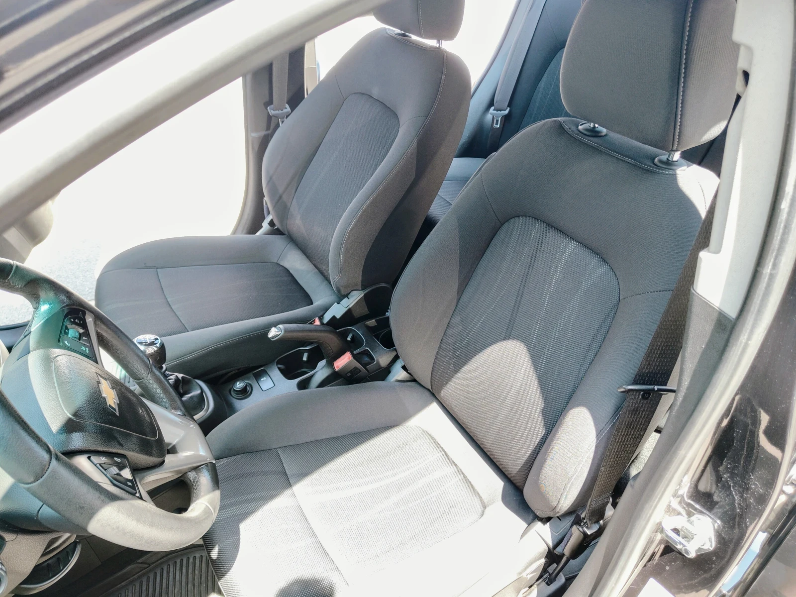 Chevrolet Aveo 1.6, снимка 15 - Автомобили и джипове - 53965146