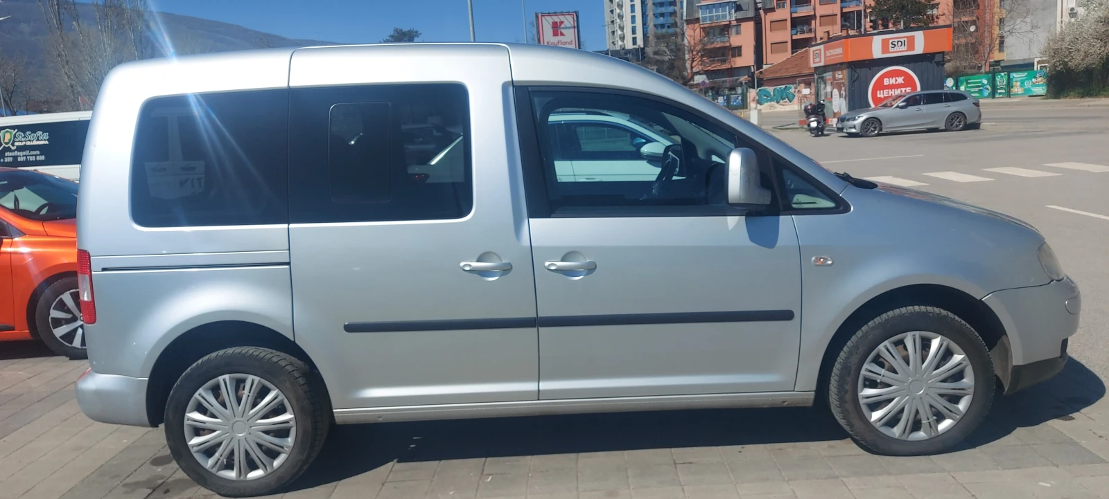 VW Caddy мини ван, снимка 8 - Автомобили и джипове - 54134559