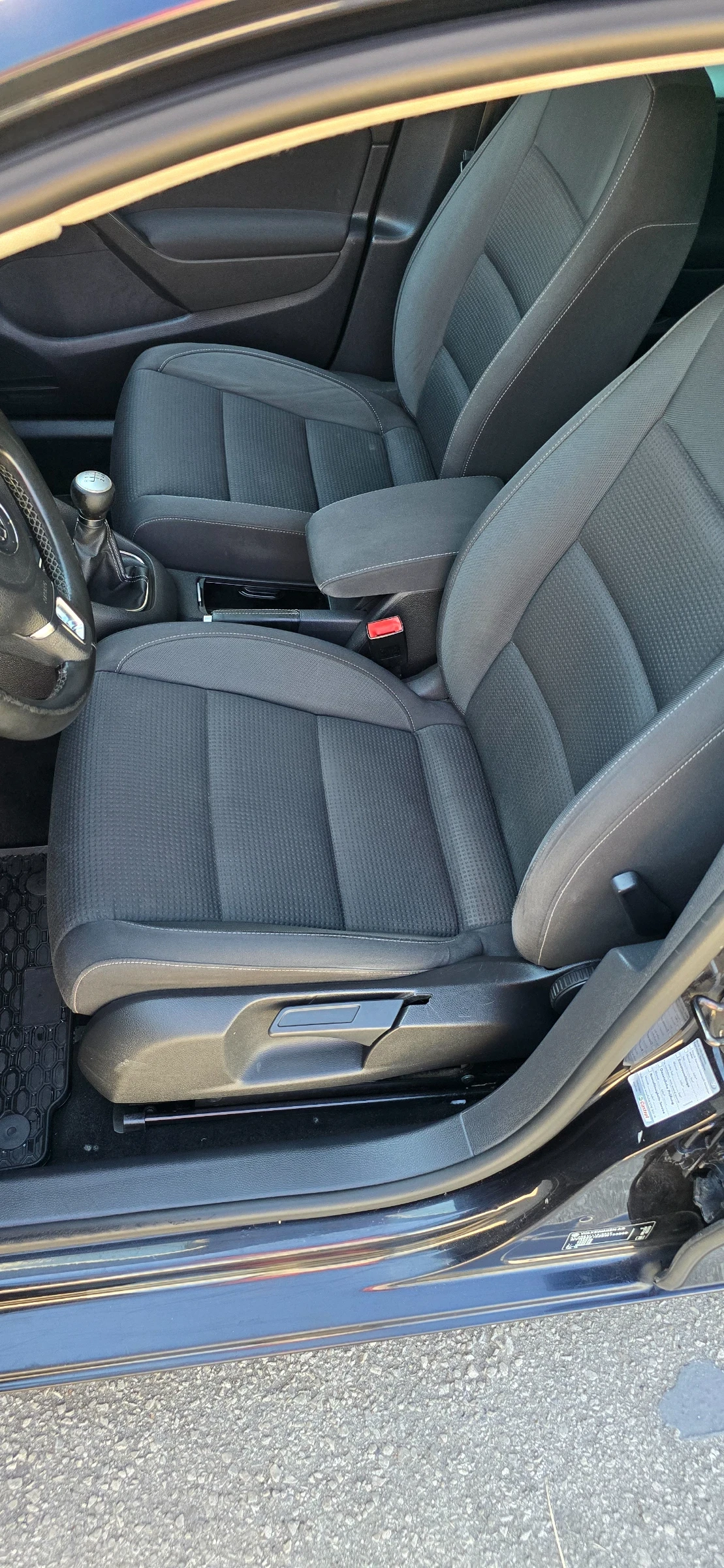 VW Golf 2.0 140hp със самопаркиране, снимка 15 - Автомобили и джипове - 54341693