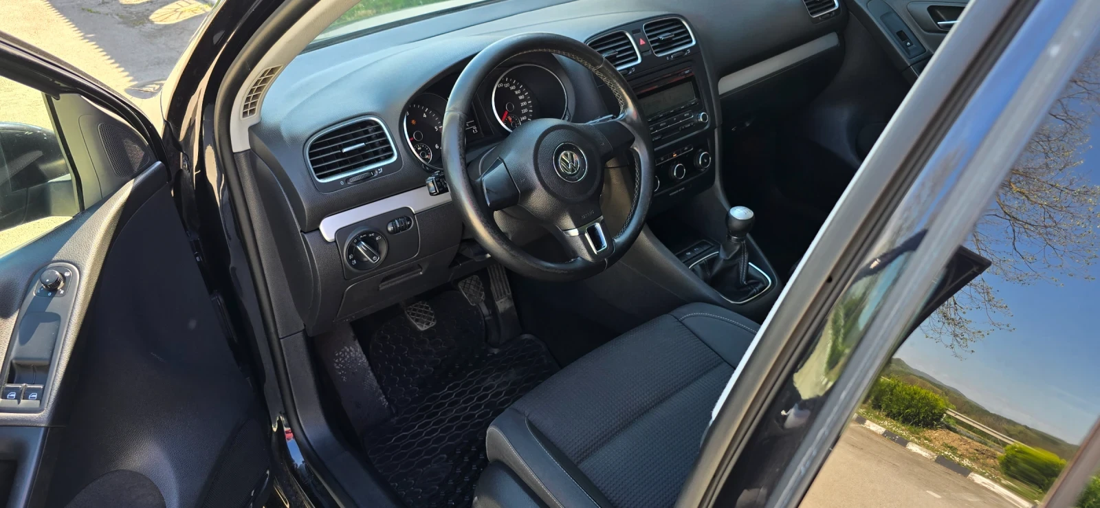 VW Golf 2.0 140hp със самопаркиране, снимка 10 - Автомобили и джипове - 54341693