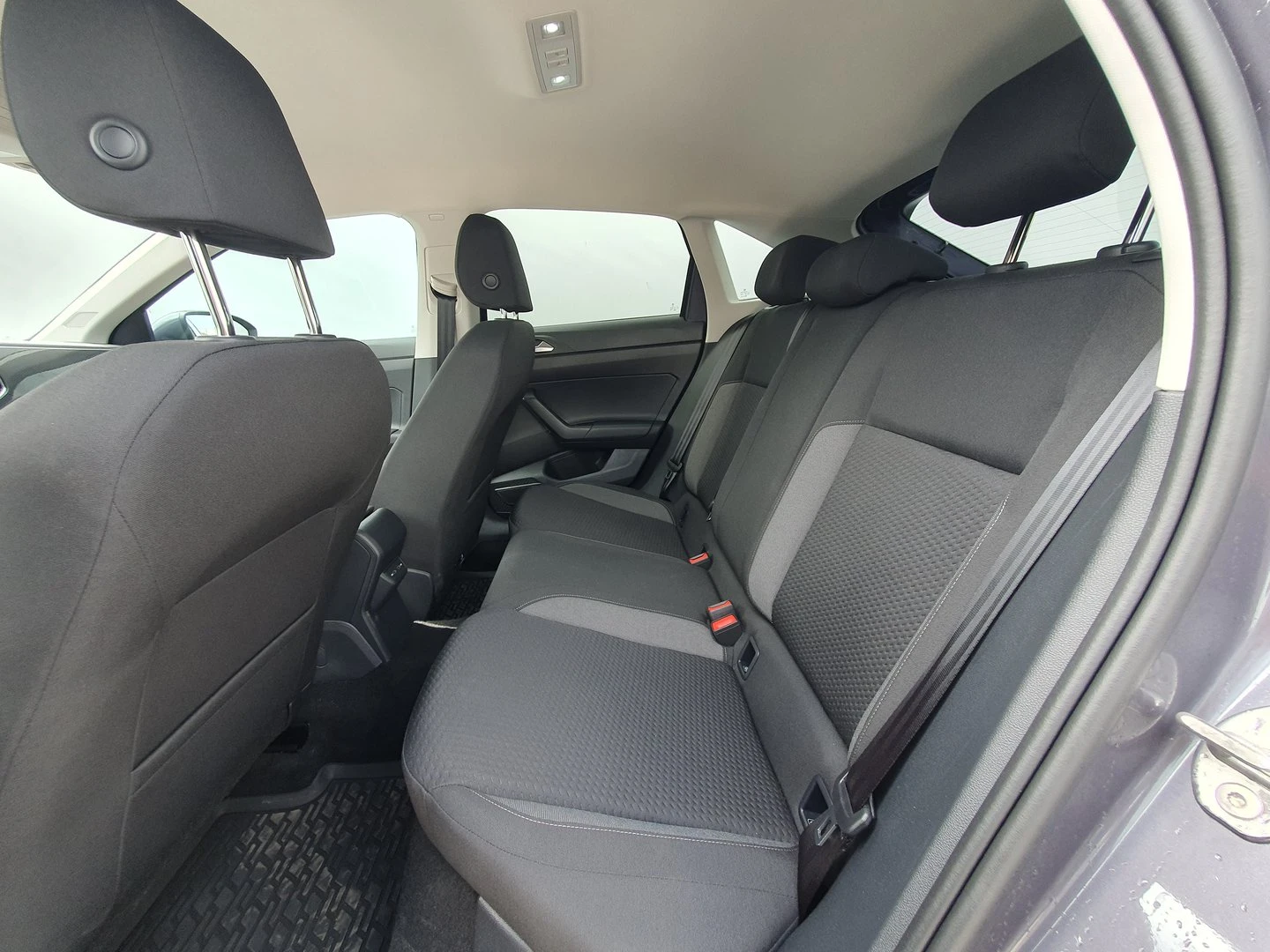 VW Taigo, снимка 10 - Автомобили и джипове - 56420687