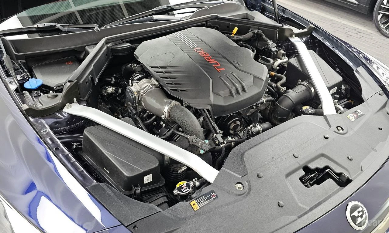 Kia Stinger 3.3* GT* AWD* ПОДГРЕВ* ОБДУХВАНЕ* 360КАМЕРА* , снимка 17 - Автомобили и джипове - 54798632