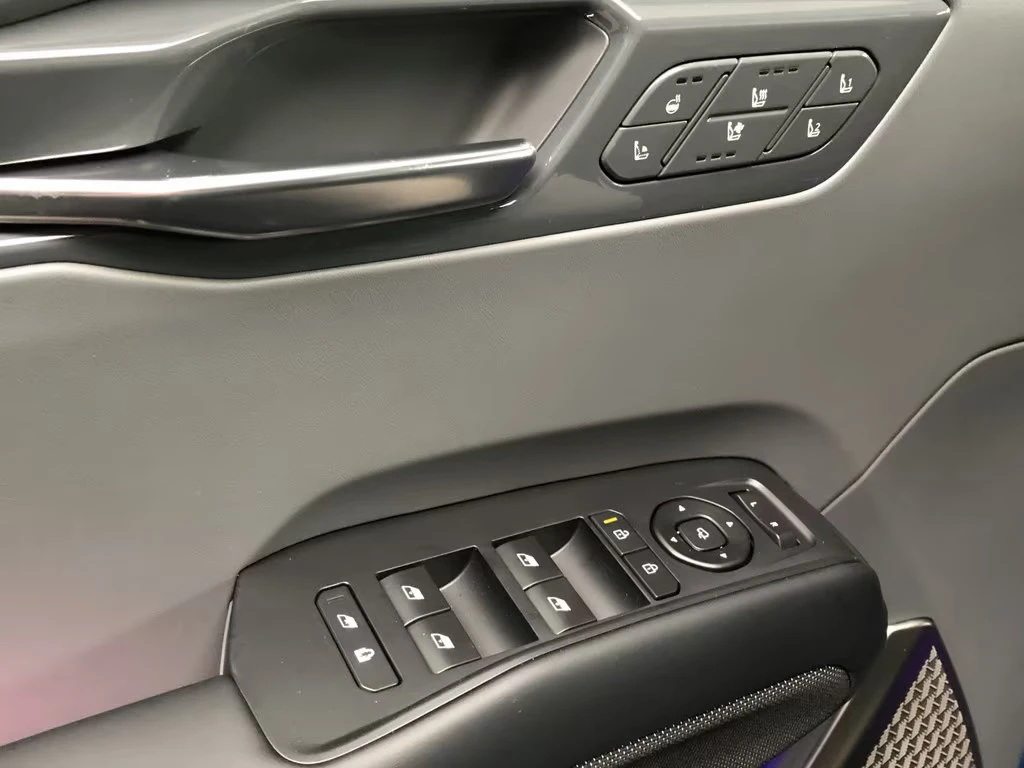 Kia EV9 GT-LINE/385HP/AWD/MASSAGE/360/PANO/MEMO/382q, снимка 10 - Автомобили и джипове - 54819768
