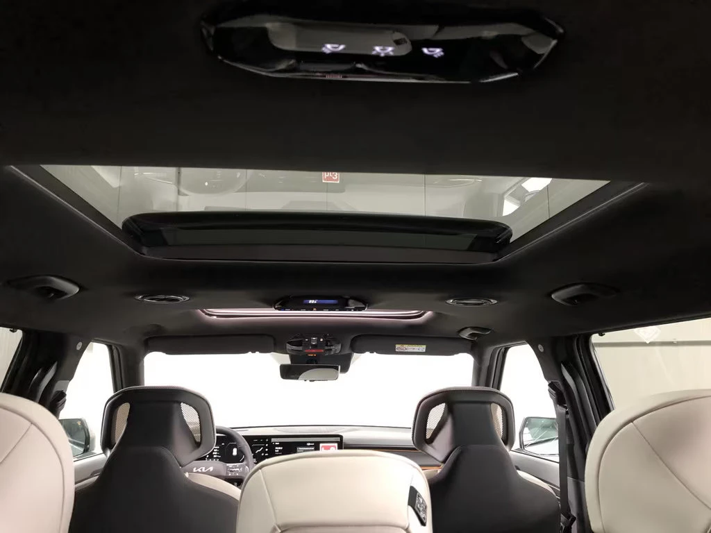 Kia EV9 GT-LINE/385HP/AWD/MASSAGE/360/PANO/MEMO/382q, снимка 13 - Автомобили и джипове - 54819768