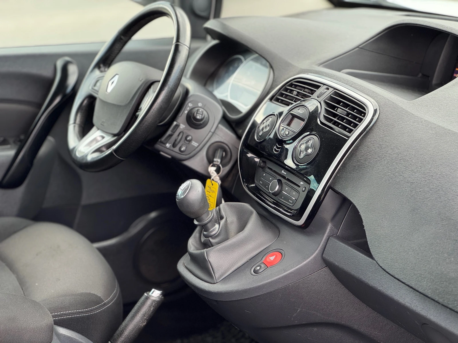Renault Kangoo 1.5DCI* 2018г* Климатик* Германия* , снимка 15 - Автомобили и джипове - 54899033