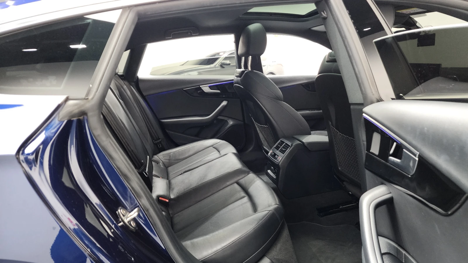 Audi A5 40 TFSI quattro* BLIND SPOT* HUD* ЛЮК* КРАЙНА ЦЕНА, снимка 12 - Автомобили и джипове - 55336589