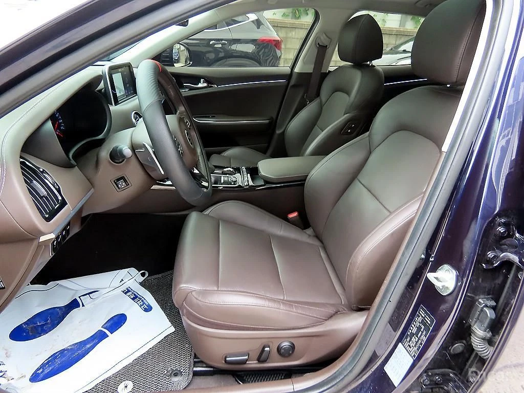Kia Stinger 3.3* TURBO* ПОДГРЕВ* ОБДУХВАНЕ* КАМЕРА* КЕЙЛЕС* , снимка 14 - Автомобили и джипове - 56234177