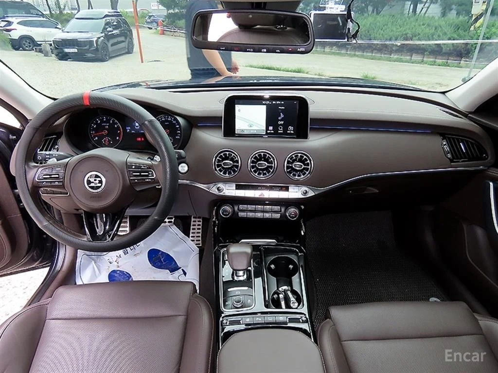 Kia Stinger 3.3* TURBO* ПОДГРЕВ* ОБДУХВАНЕ* КАМЕРА* КЕЙЛЕС* , снимка 7 - Автомобили и джипове - 56234177