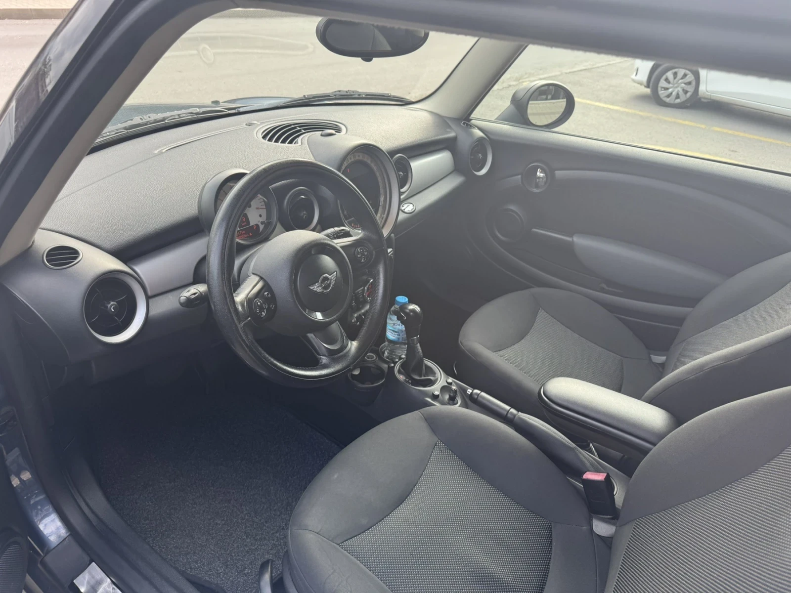 Mini Cooper 1.6 бензин * Напълно обслужен * Всичко платено, снимка 8 - Автомобили и джипове - 56252923