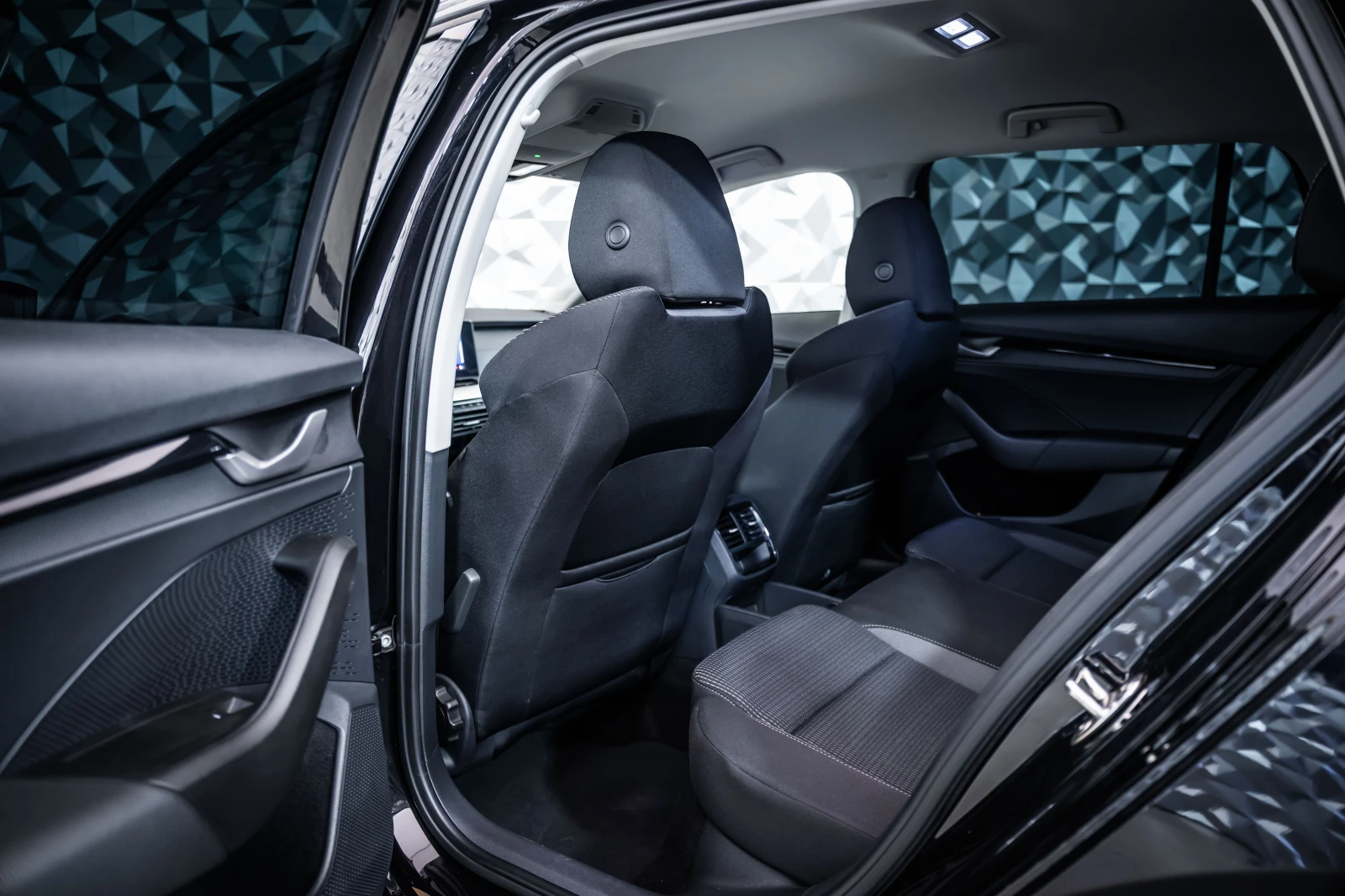 Skoda Octavia 2.0 TDI DSG 150 | Mobile.bg � ����������� 15