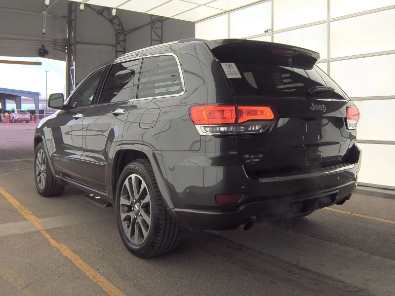 Jeep Grand cherokee Overland* 5.7 Hemi* distronik* обдух* пано* 8ZF, снимка 4 - Автомобили и джипове - 49070901