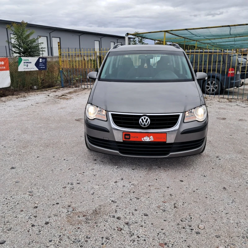 VW Touran 1.9ТDI, снимка 6 - Автомобили и джипове - 52325300