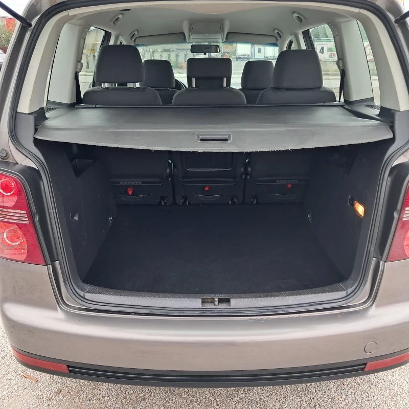 VW Touran 1.9ТDI, снимка 10 - Автомобили и джипове - 52325300