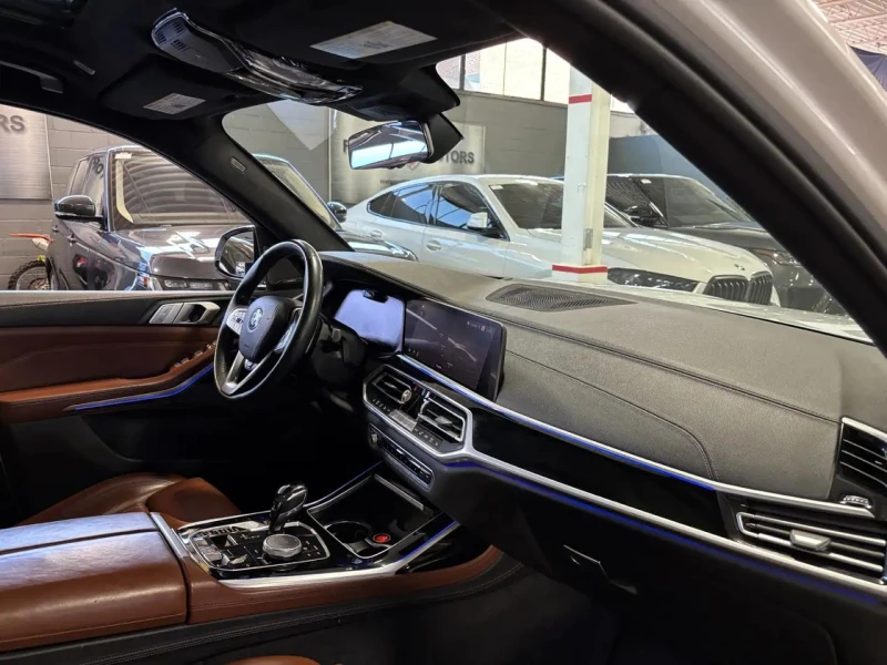 BMW X7 * INDIVIDUAL* 360CAM* DISTRONIC* PANO* , снимка 13 - Автомобили и джипове - 53494906