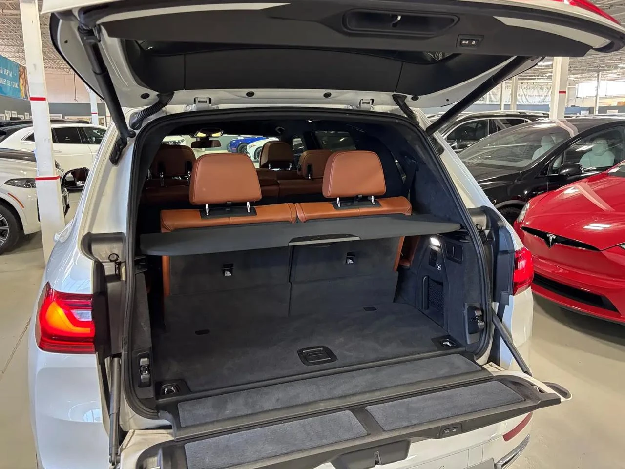 BMW X7 * INDIVIDUAL* 360CAM* DISTRONIC* PANO*  - изображение 6