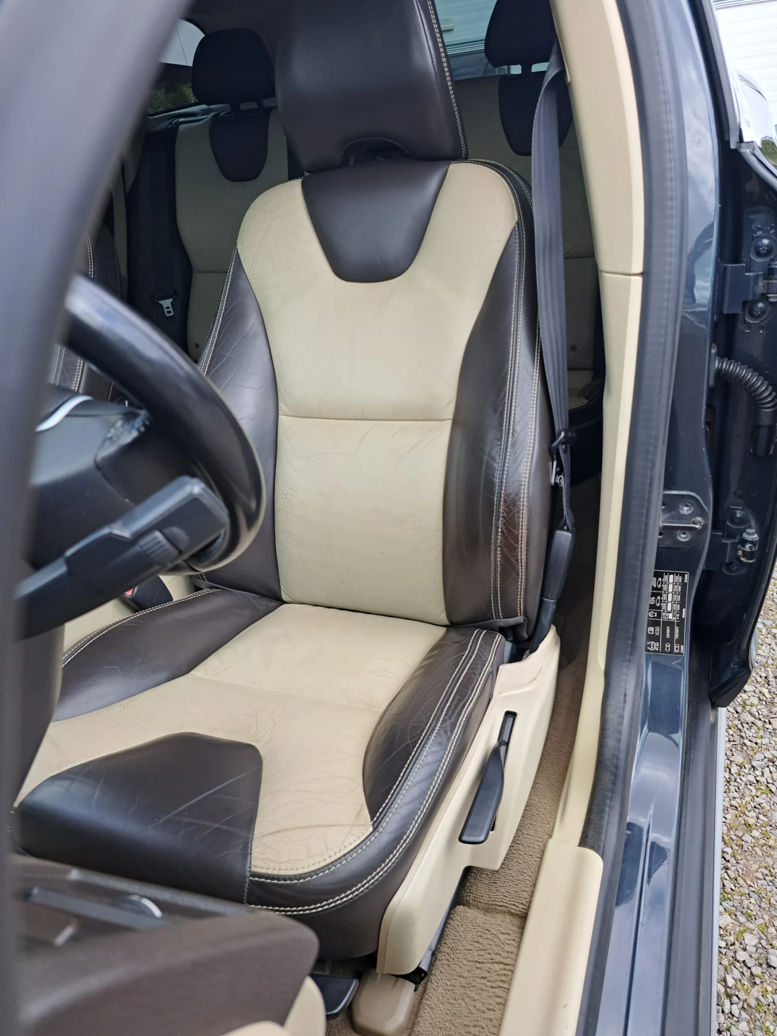 Volvo XC60 2.0 D3 163ps. FACE E5A 198�.��. TOP | Mobile.bg � ����������� 15