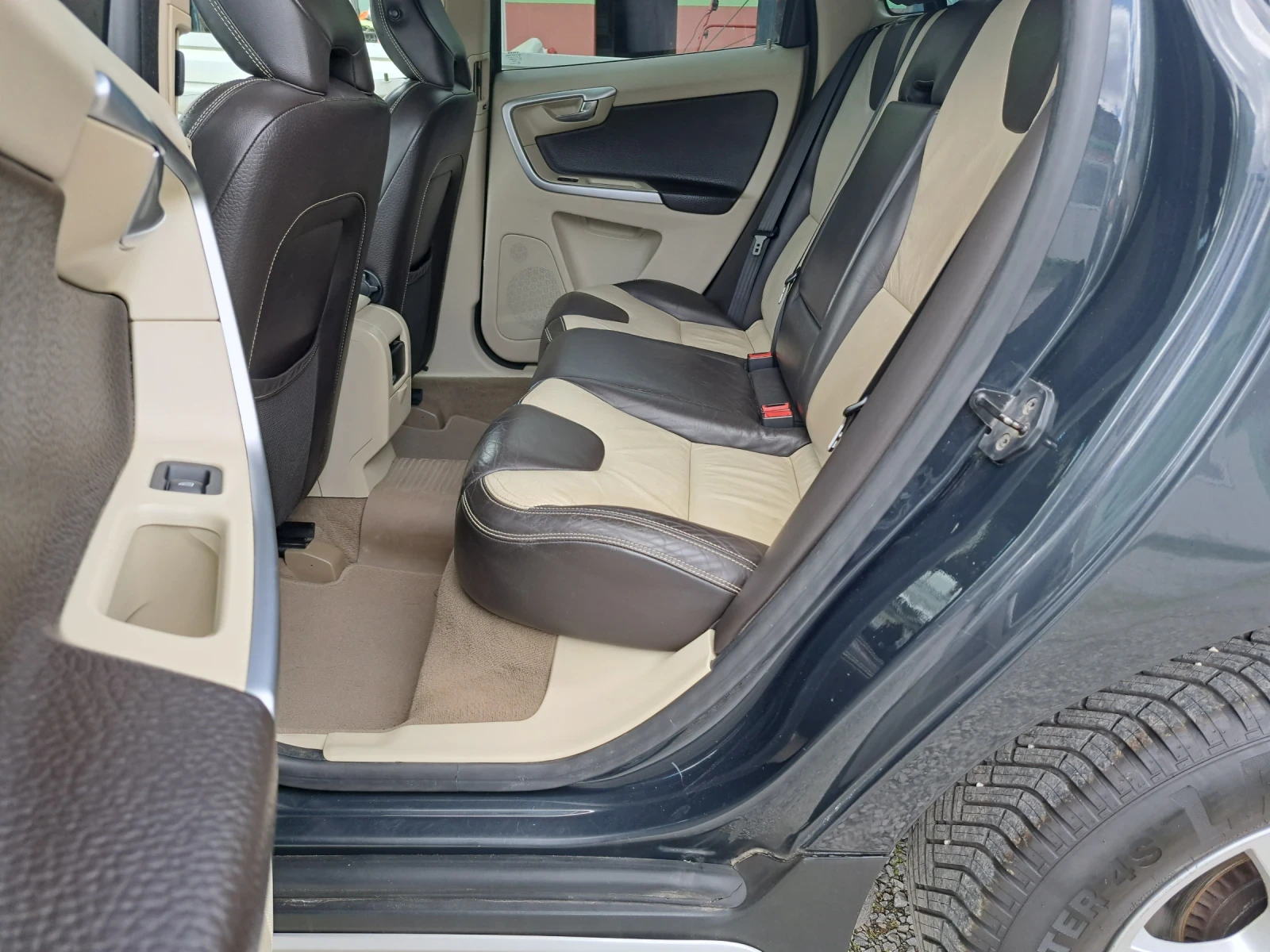 Volvo XC60 2.0 D3 163ps. FACE E5A 198�.��. TOP | Mobile.bg � ����������� 8