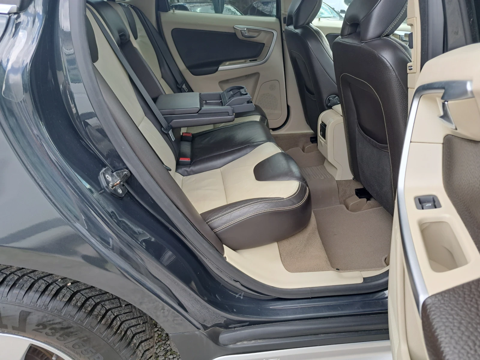 Volvo XC60 2.0 D3 163ps. FACE E5A 198�.��. TOP | Mobile.bg � ����������� 10