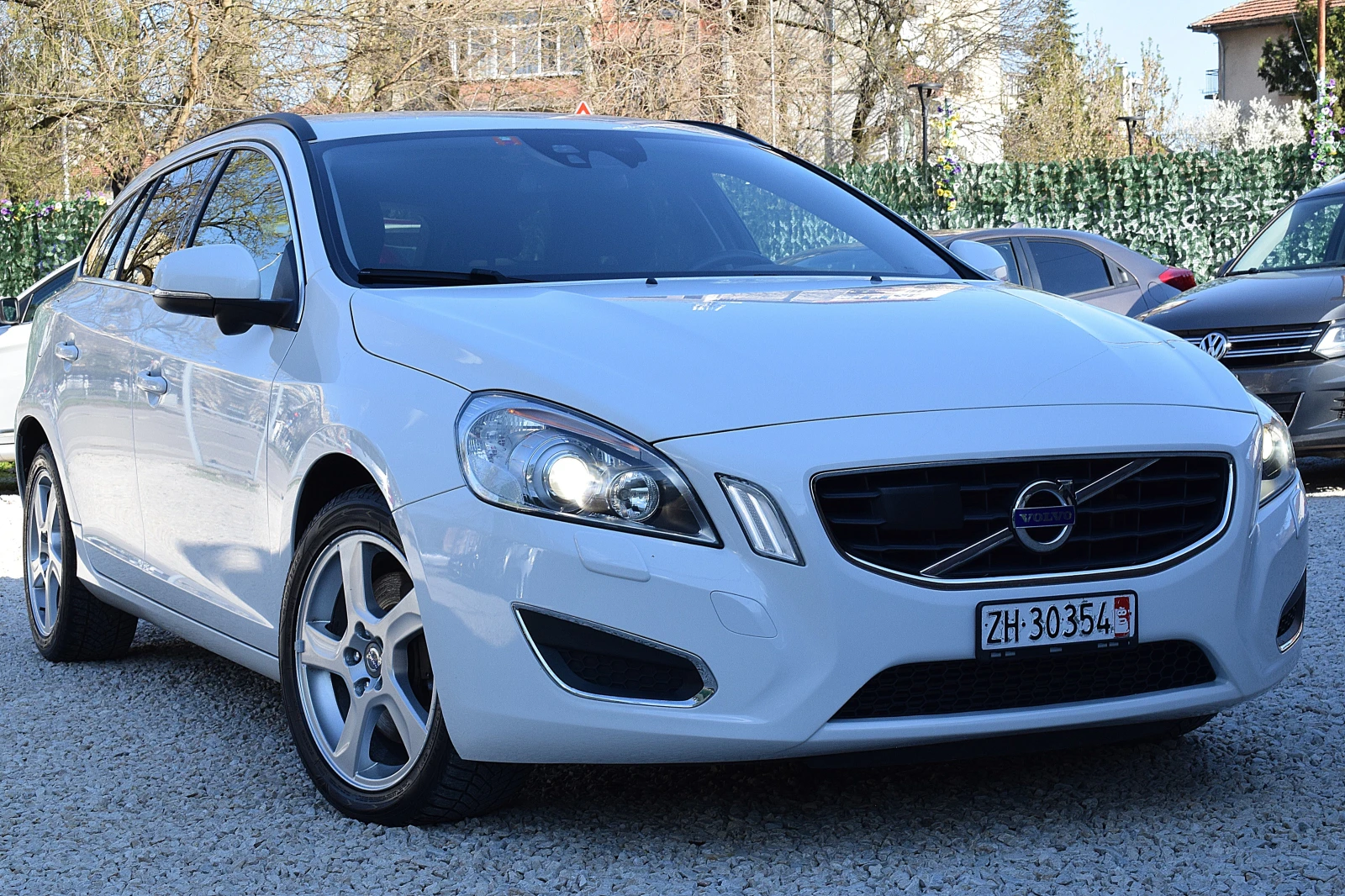 Volvo XC60 2.4/D5/225к.с/ШВЕЙЦАРИЯ-LUX/ДИСТРОНИК/BLISS/LANE , снимка 3 - Автомобили и джипове - 54101334