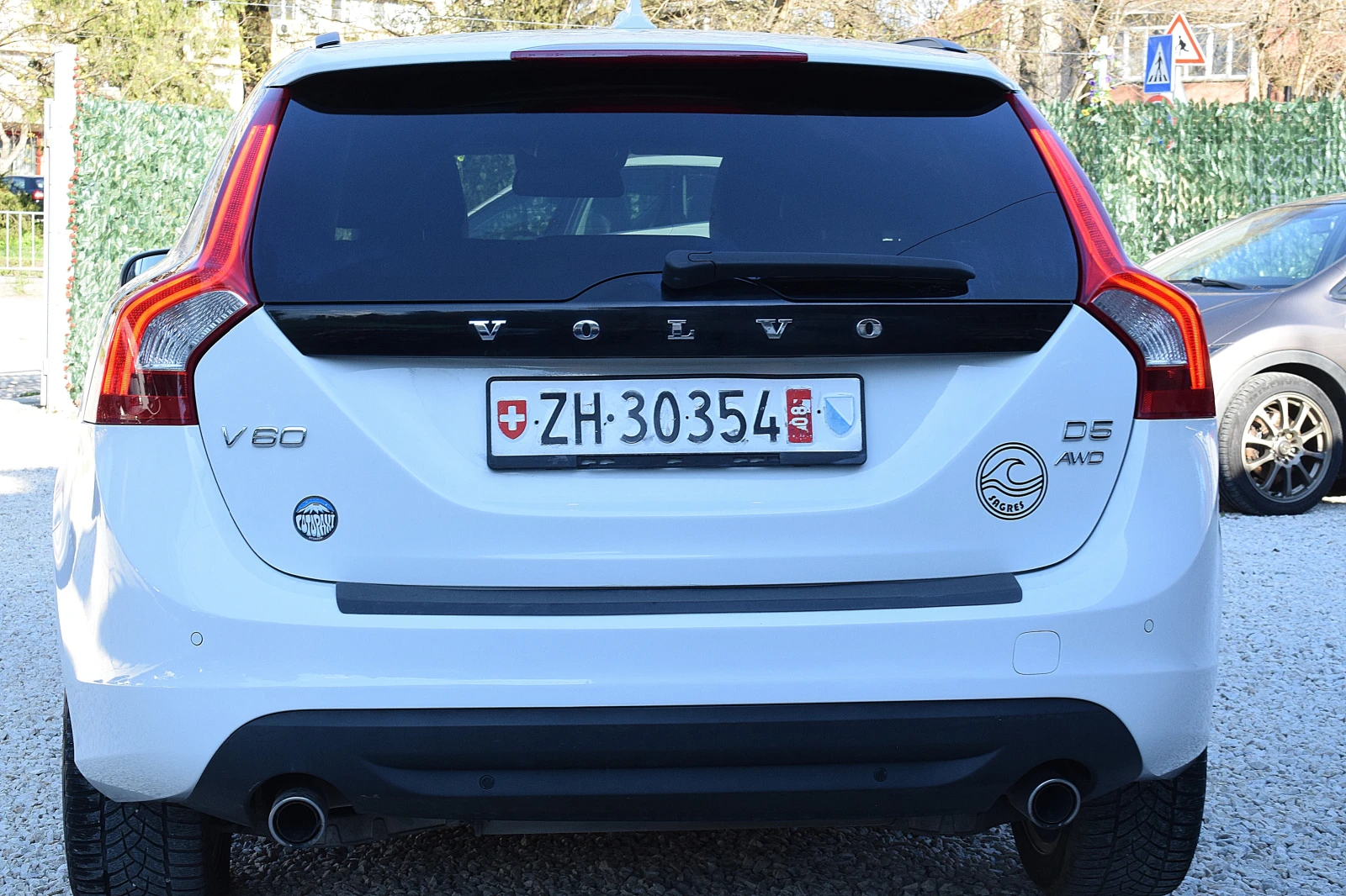 Volvo XC60 2.4/D5/225к.с/ШВЕЙЦАРИЯ-LUX/ДИСТРОНИК/BLISS/LANE , снимка 5 - Автомобили и джипове - 54101334