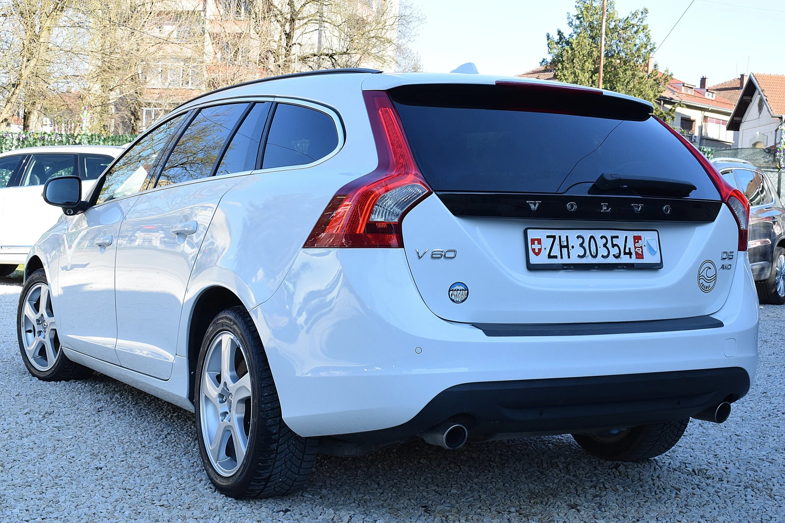 Volvo XC60 2.4/D5/225к.с/ШВЕЙЦАРИЯ-LUX/ДИСТРОНИК/BLISS/LANE , снимка 6 - Автомобили и джипове - 54101334