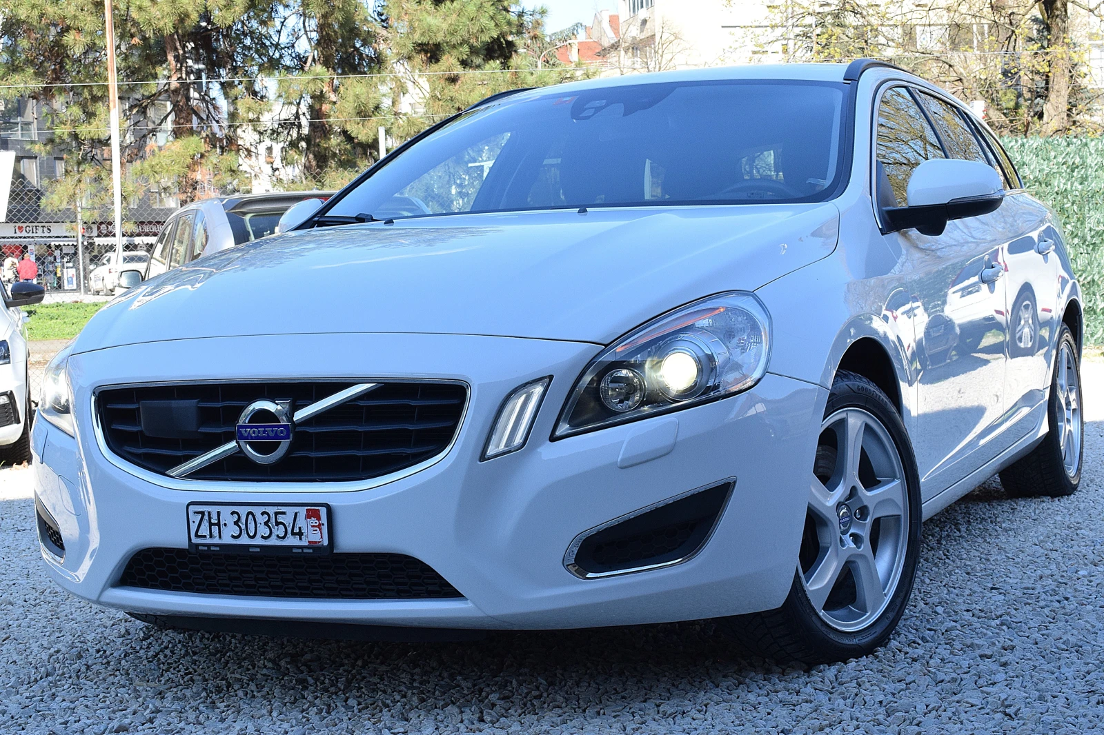 Volvo XC60 2.4/D5/225к.с/ШВЕЙЦАРИЯ-LUX/ДИСТРОНИК/BLISS/LANE 