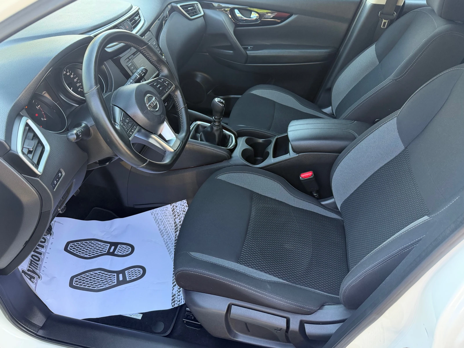 Nissan Qashqai 1.5 NAVI LED KAMERA, снимка 8 - Автомобили и джипове - 55044737
