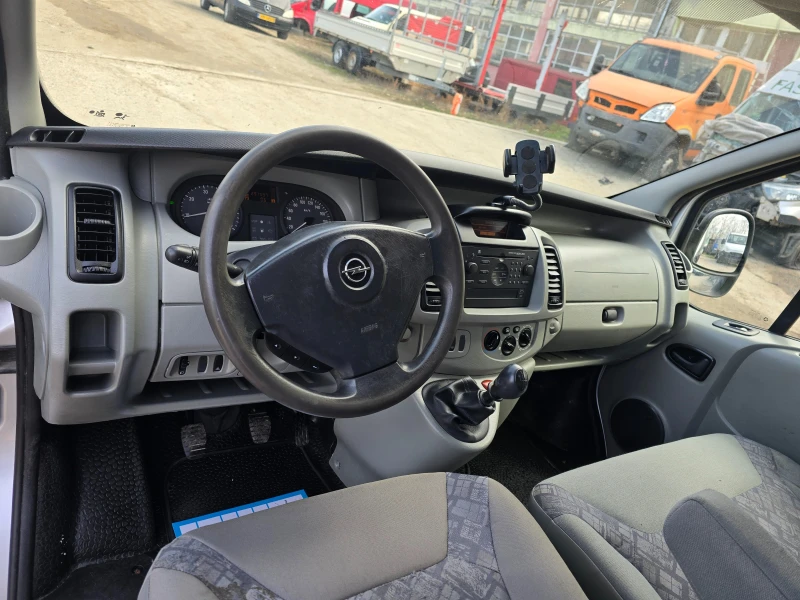 Opel Vivaro 2.5 CDTI LONG, снимка 13 - Бусове и автобуси - 48954453