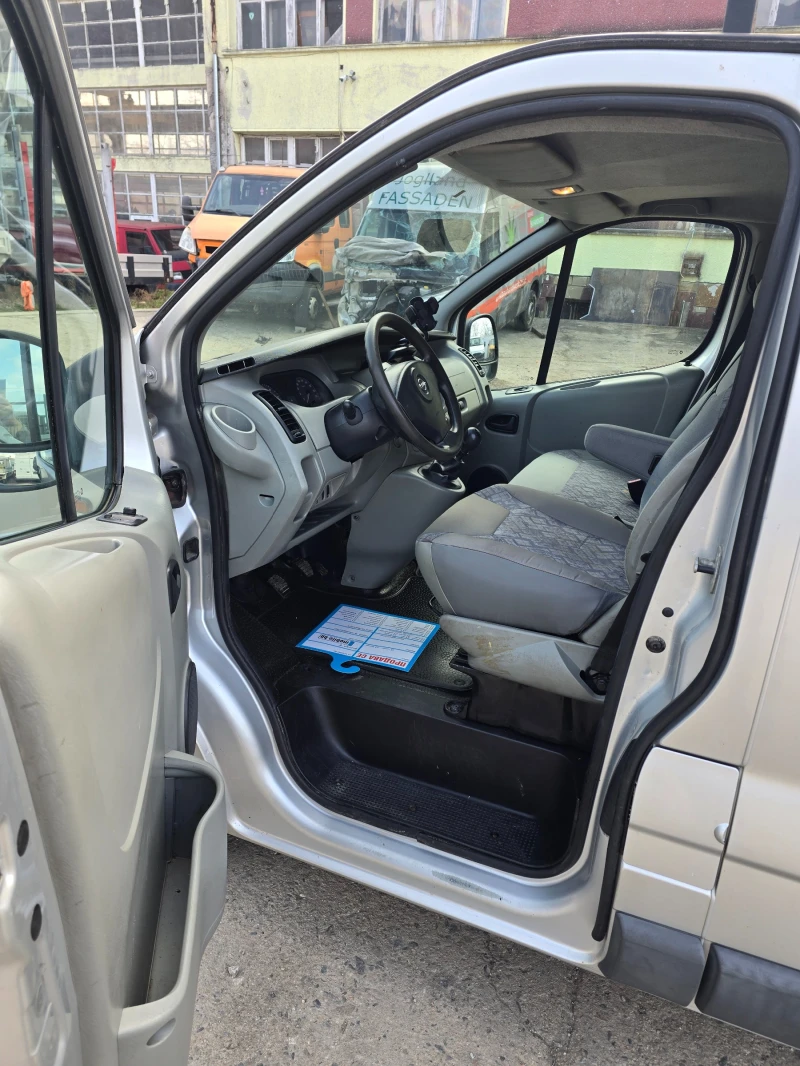 Opel Vivaro 2.5 CDTI LONG, снимка 11 - Бусове и автобуси - 48954453