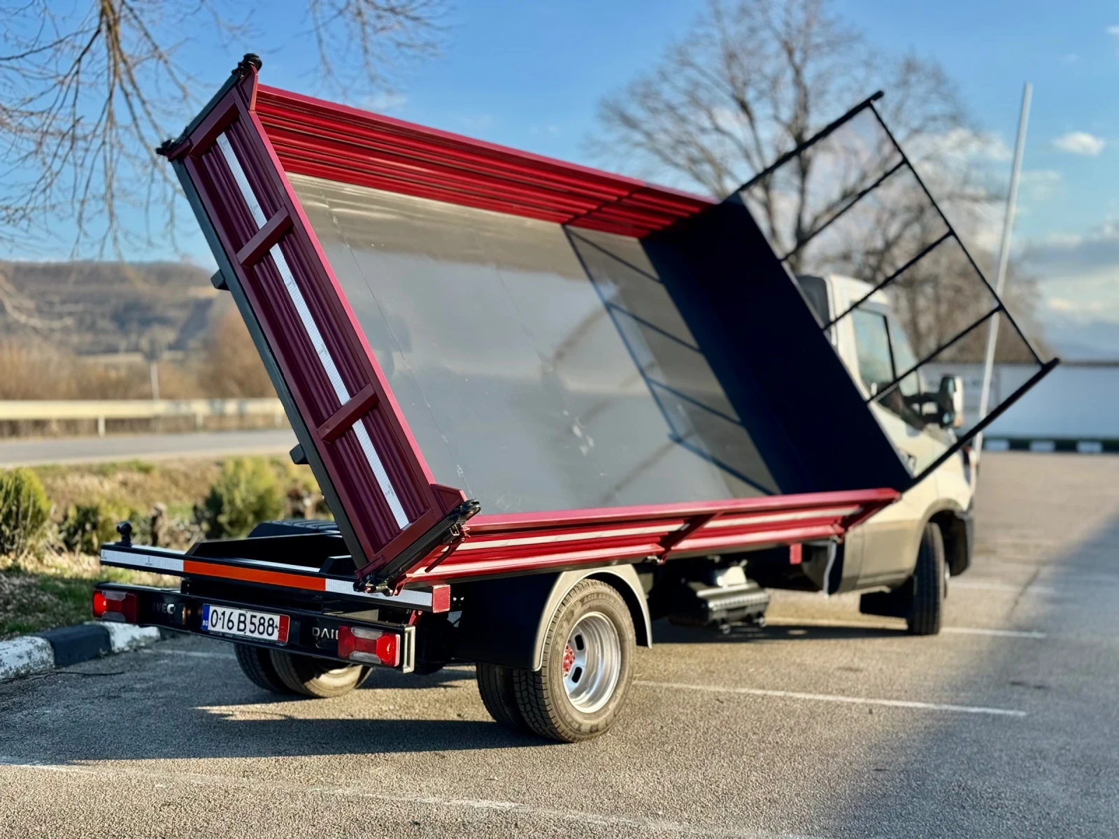 Iveco 35c15 САМОСВАЛ* КЛИМАТИК* КАТО НОВ, снимка 2 - Бусове и автобуси - 53850701