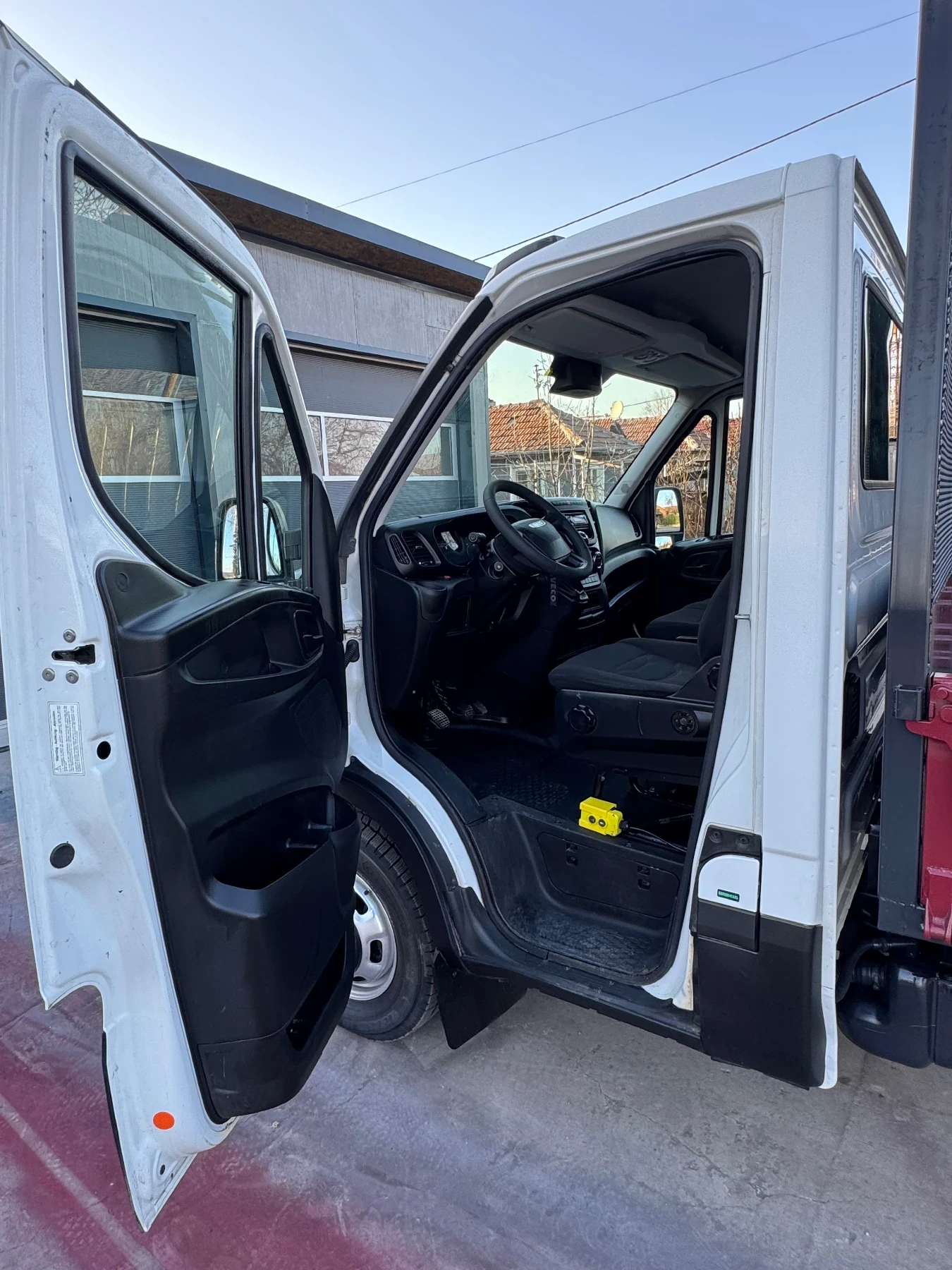 Iveco 35c15 САМОСВАЛ* КЛИМАТИК* КАТО НОВ, снимка 10 - Бусове и автобуси - 53850701