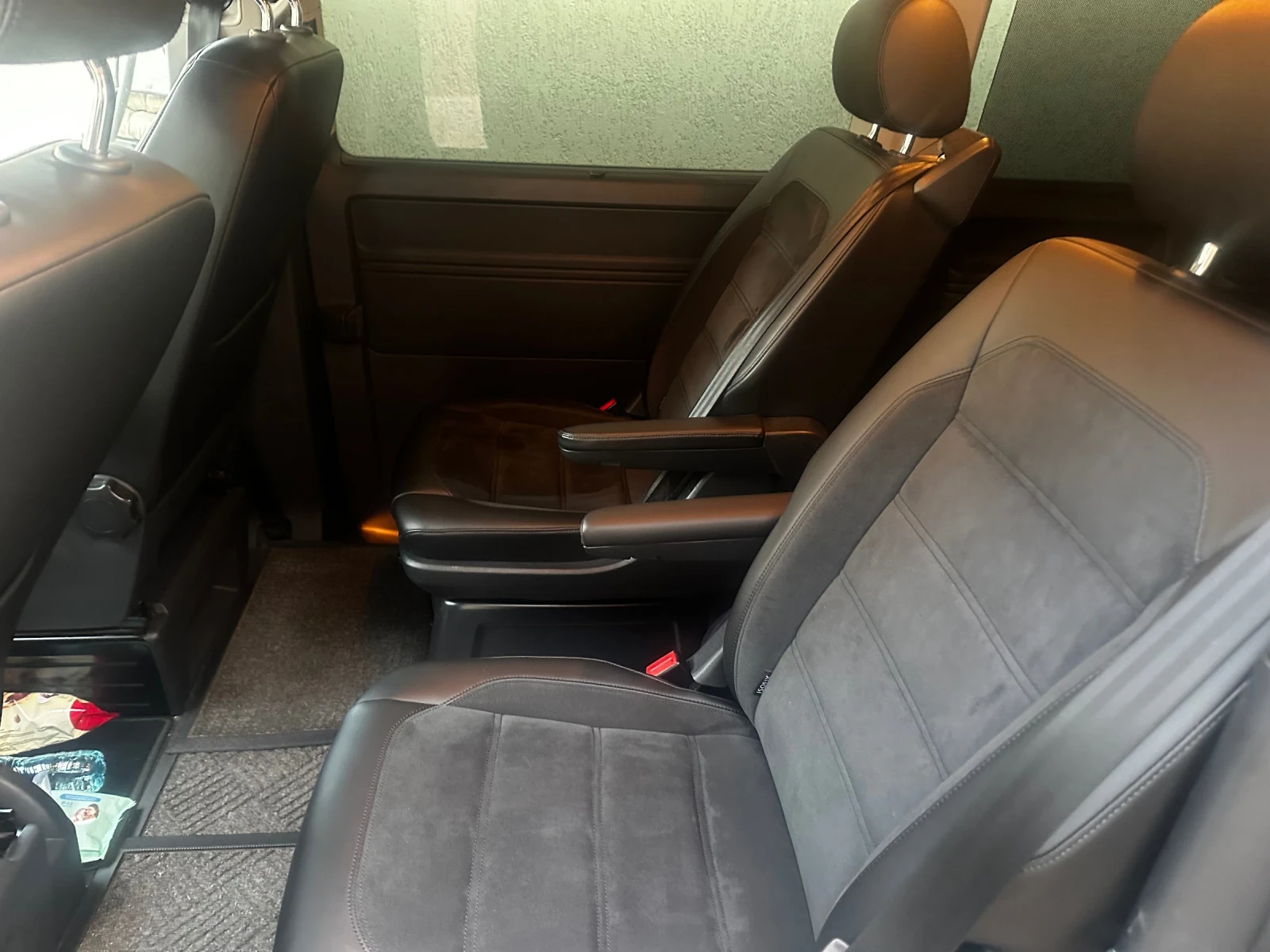 VW Multivan 2.0ТDI* 4MOTION* , снимка 9 - Бусове и автобуси - 55493008